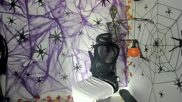 Snapshot of DmitriSanders chatting on 10-06-25, 03:53 DmitriSanders online show from 10-06-25, 03:53