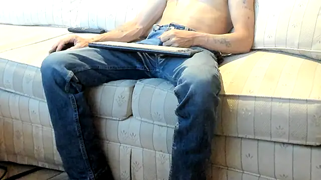 Snapshot of jayshort786 chatting on 09-21-25, 02:57 jayshort786 online show from 09-21-25, 02:57