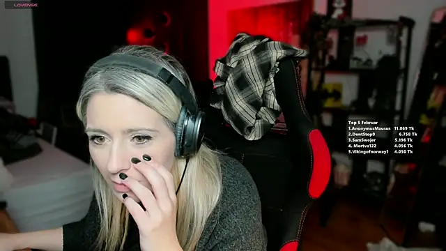 Lisaonthemoon online show from 02-26-25, 08:54