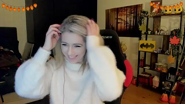 Lisaonthemoon online show from 11-21-25, 10:52