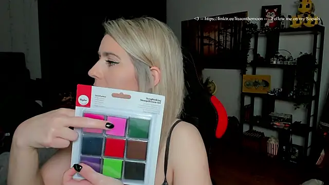 Lisaonthemoon online show from 02-25-26, 07:45