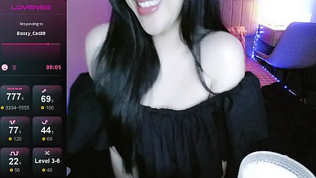 Snapshot of _Viviann_ chatting on 10-19-25, 03:34  Viviann  online show from 10-19-25, 03:34