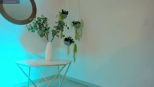 Snapshot of PaulinaSantos_ chatting on 03-18-25, 07:31 PaulinaSantos online show from 03-18-25, 07:31