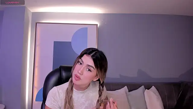 Snapshot of PaulinaSantos_ chatting on 03-19-25, 07:17 PaulinaSantos online show from 03-19-25, 07:17