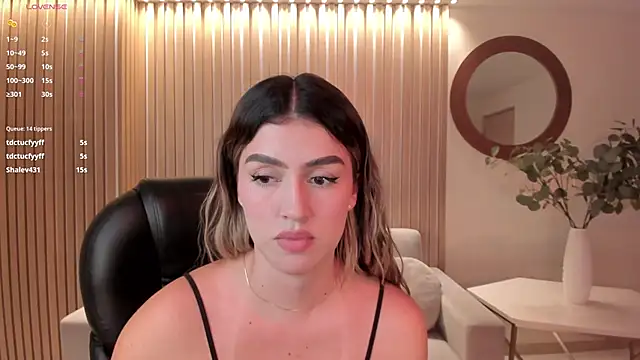 Snapshot of PaulinaSantos_ chatting on 03-21-25, 01:34 PaulinaSantos online show from 03-21-25, 01:34