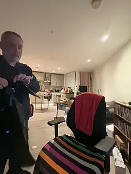 LondonTeffy online show from 02-12-26, 10:05