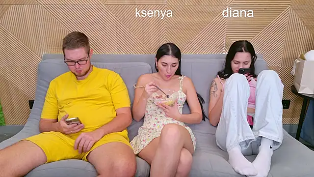 Ksenny online show from 11-11-25, 03:34