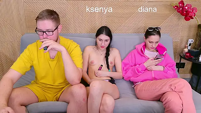 Ksenny online show from 04-18-26, 06:28