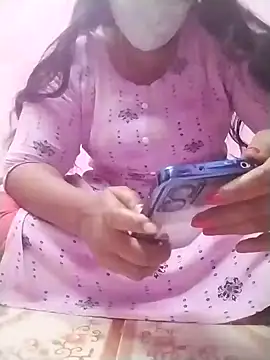 Snapshot of Tamilpriya46 chatting on 12-21-24, 05:29 Tamilpriya46 online show from 12-21-24, 05:29