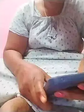 Snapshot of Tamilpriya46 chatting on 01-18-25, 10:49 Tamilpriya46 online show from 01-18-25, 10:49