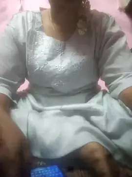 Snapshot of Tamilpriya46 chatting on 02-06-25, 04:25 Tamilpriya46 online show from 02-06-25, 04:25