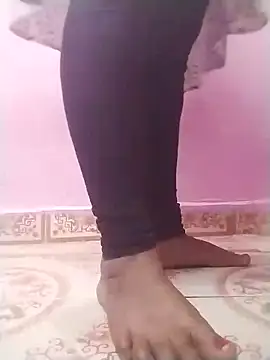 Snapshot of Tamilpriya46 chatting on 02-08-25, 07:04 Tamilpriya46 online show from 02-08-25, 07:04