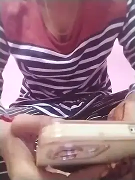 Snapshot of Tamilpriya46 chatting on 02-11-25, 07:02 Tamilpriya46 online show from 02-11-25, 07:02