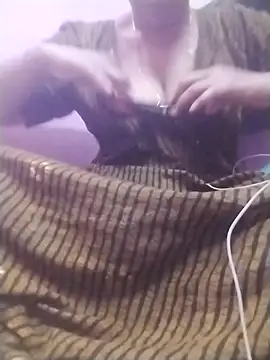 Snapshot of Tamilpriya46 chatting on 03-04-25, 08:35 Tamilpriya46 online show from 03-04-25, 08:35