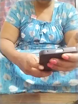 Snapshot of Tamilpriya46 chatting on 09-12-25, 04:18 Tamilpriya46 online show from 09-12-25, 04:18