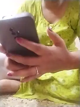 Snapshot of Tamilpriya46 chatting on 09-15-25, 05:02 Tamilpriya46 online show from 09-15-25, 05:02