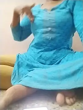 Snapshot of Tamilpriya46 chatting on 09-23-25, 04:54 Tamilpriya46 online show from 09-23-25, 04:54