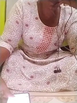 Snapshot of Tamilpriya46 chatting on 10-01-25, 04:57 Tamilpriya46 online show from 10-01-25, 04:57