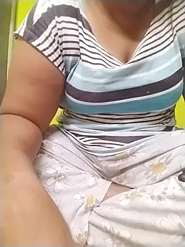 Snapshot of Tamilpriya46 chatting on 10-04-25, 05:33 Tamilpriya46 online show from 10-04-25, 05:33