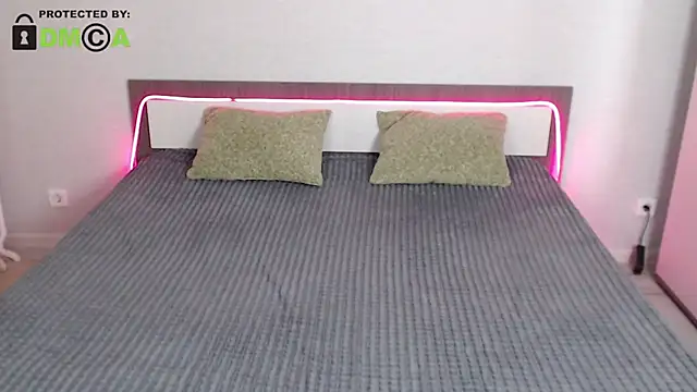 RonnieMilles online show from 12-06-24, 04:06