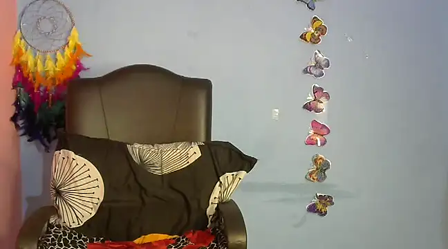 Black cat cutie online show from 12-20-24, 03:03