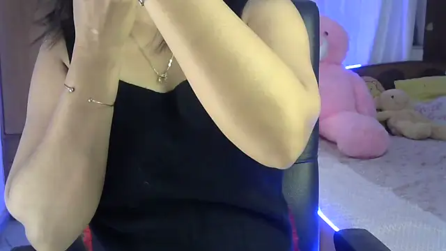 Black cat cutie online show from 09-15-25, 04:56