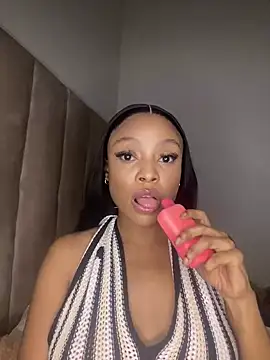 Snapshot of SexyDee025 chatting on 03-02-25, 02:10 SexyDee025 online show from 03-02-25, 02:10