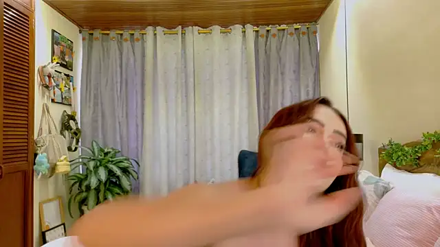 Abrilqueen online show from 12-22-25, 03:53