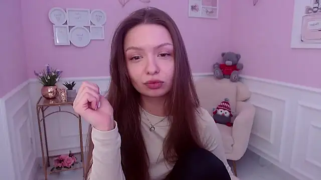 LucySkilar online show from 02-11-25, 10:48