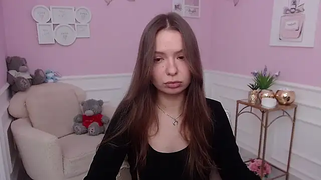 LucySkilar online show from 11-23-25, 05:40