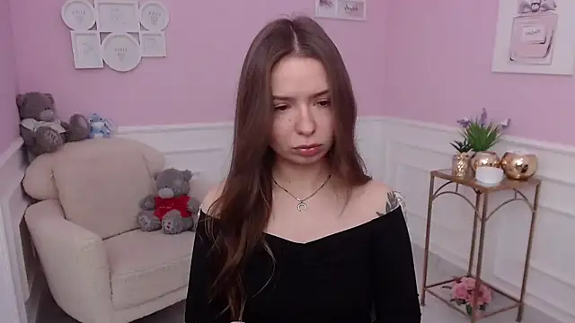 LucySkilar online show from 11-24-25, 05:51