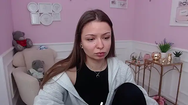 LucySkilar online show from 01-12-26, 05:56