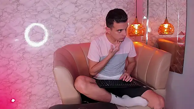 Maximo   online show from 10-03-25, 09:01