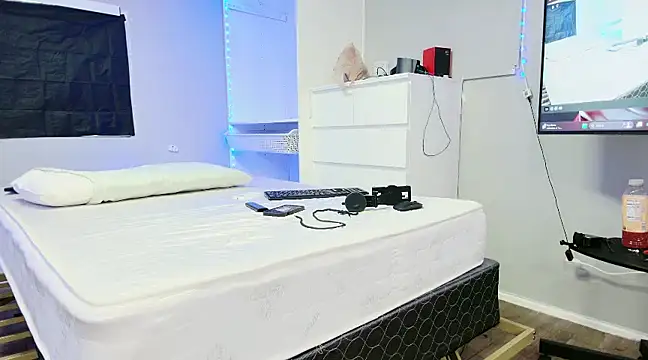 Snapshot of THICKwithDICKK chatting on 03-06-25, 10:36 THICKwithDICKK online show from 03-06-25, 10:36