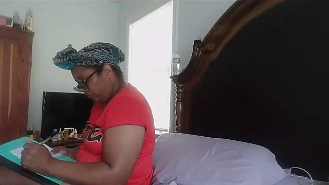 ebonyred online show from 10-10-25, 02:38