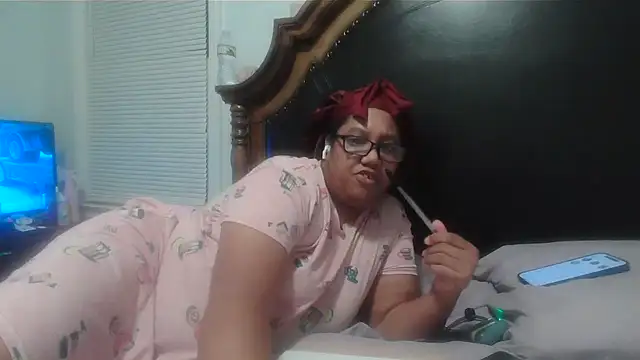 ebonyred online show from 10-16-25, 02:23