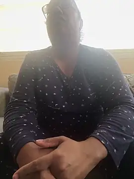 ebonyred online show from 12-20-25, 03:08