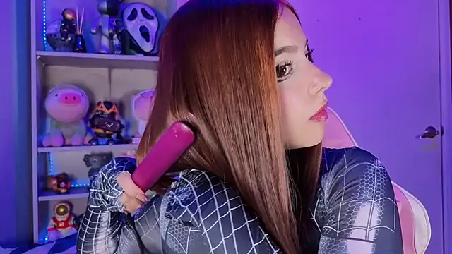 Snapshot of EmilyMiller_ chatting on 11-08-25, 08:40 EmilyMiller online show from 11-08-25, 08:40