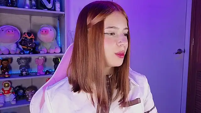 Snapshot of EmilyMiller_ chatting on 11-24-25, 05:23 EmilyMiller online show from 11-24-25, 05:23