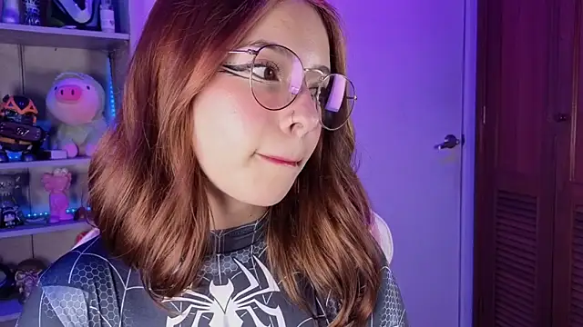 Snapshot of EmilyMiller_ chatting on 12-01-25, 04:56 EmilyMiller online show from 12-01-25, 04:56