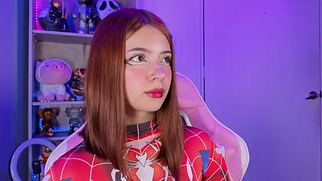 Snapshot of EmilyMiller_ chatting on 12-15-25, 04:00 EmilyMiller online show from 12-15-25, 04:00