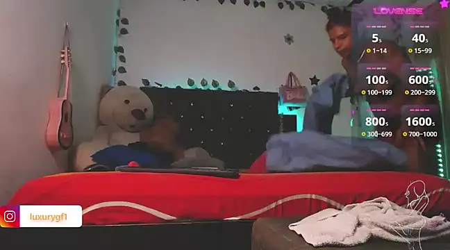 Pocahontaslovex online show from 12-20-24, 12:05