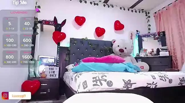 Pocahontaslovex online show from 02-18-25, 04:58