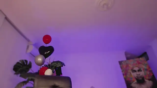 Taylor  foxxx online show from 02-15-25, 04:14