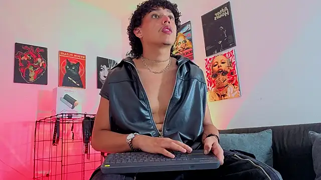 GaelOconner online show from 10-18-25, 01:08