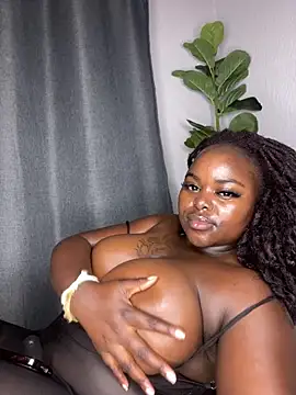 Honeycoco0211 online show from 10-05-25, 04:00