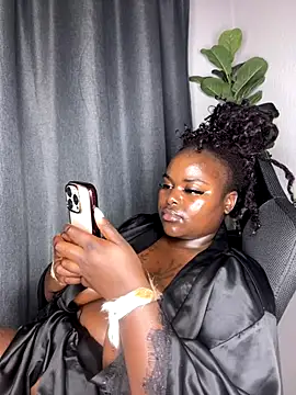 Honeycoco0211 online show from 10-05-25, 07:34