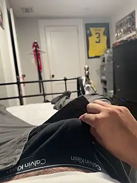 Snapshot of bwcalexander chatting on 09-16-25, 09:16 bwcalexander online show from 09-16-25, 09:16