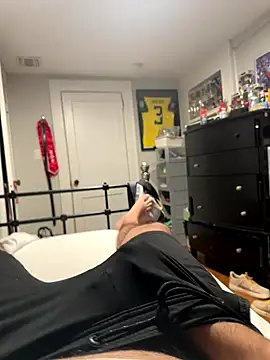 Snapshot of bwcalexander chatting on 11-08-25, 03:29 bwcalexander online show from 11-08-25, 03:29