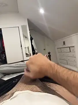 Snapshot of bwcalexander chatting on 12-17-25, 08:20 bwcalexander online show from 12-17-25, 08:20